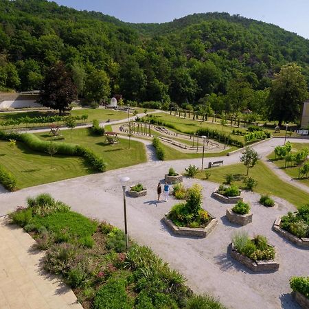 Nuhr Medical - Hotel & Restaurant Senftenberg Dış mekan fotoğraf